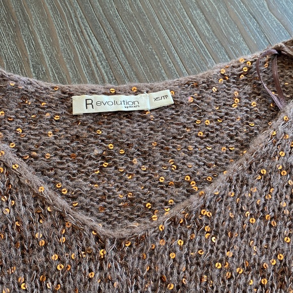Revolution by Ricki’s ladies glittery sequined sweater in size extra small. - Picture 3 of 7